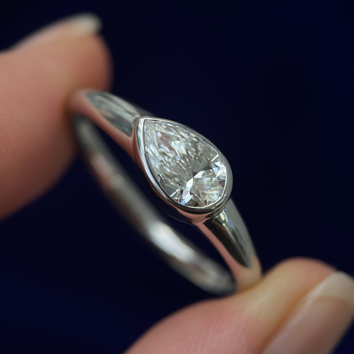 14k White Gold Bezel-horizontal-set 1ct Pear Lab Diamond on Tapered Band Custom Ring, size 10.5