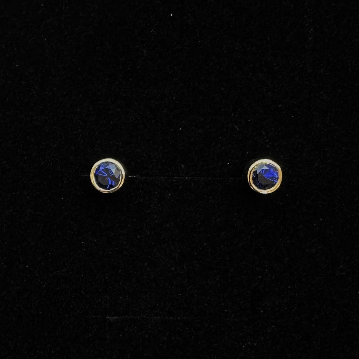 14k Yellow Gold with Bezel-set 1.25ctw 4.9mm Royal Blue Sapphires Pushback Stud Earrings, pair