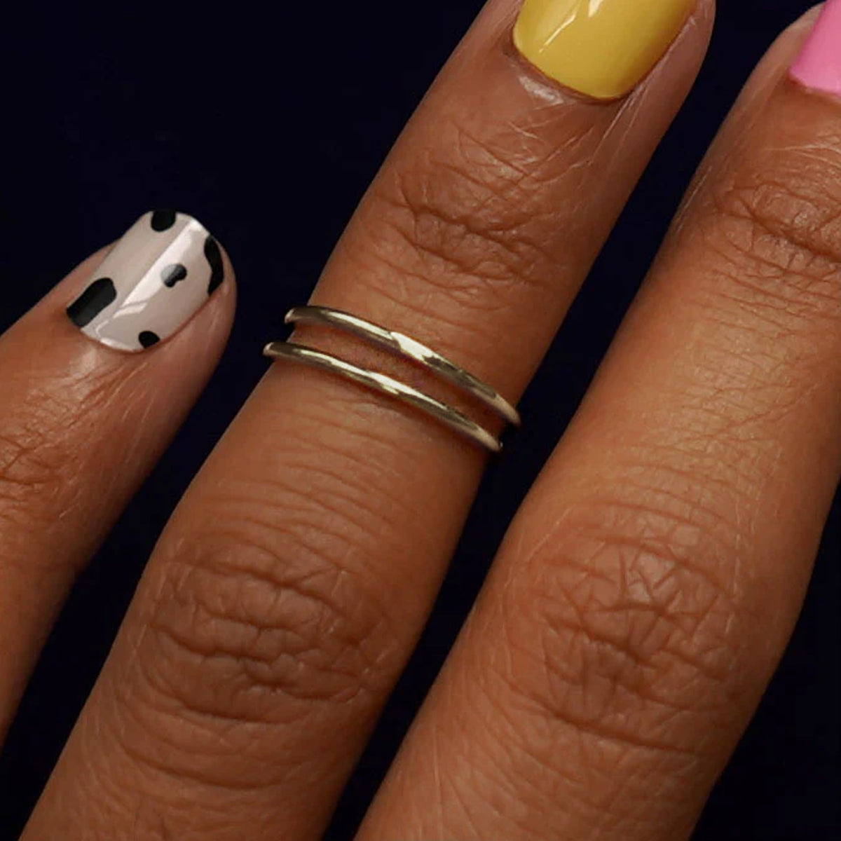 Double Line Toe Ring shown in options of champagne gold