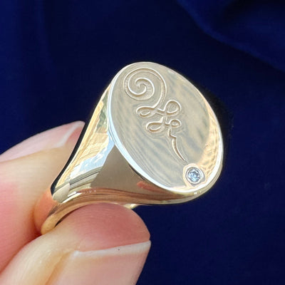 14k Yellow Gold & Diamond Oval Signet Engraved Custom Ring, size 7