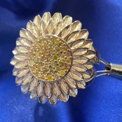 14k Yellow Gold Yellow Diamonds Set on Sunflower Custom Ring Size 10.5