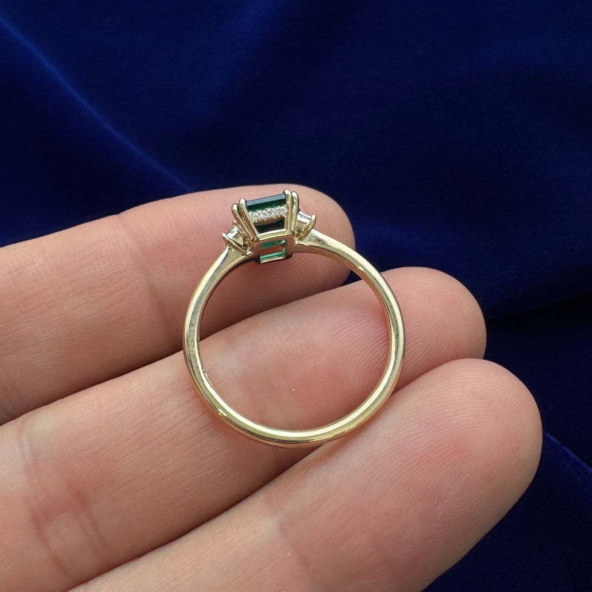 14k Yellow Gold Rounded-double-prongs-set 1.2ct Lab Emerald with 2pc Baguette Lab Diamonds and Lab Diamond Halo on 2mm Mix Mirror Band Custom Ring, Size 8.75