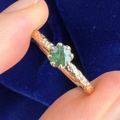 14k Yellow Gold with Petal-prongs 0.35ct Green Round Sapphire on 2mm Organic Band Custom Ring, size 7